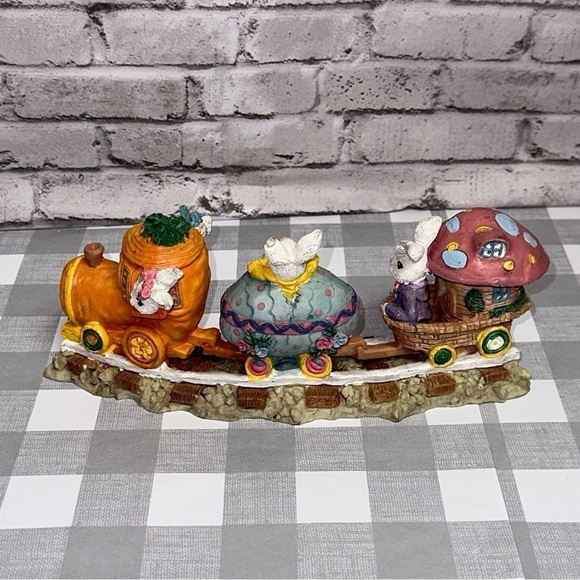 Vintage Easter Rabbit Figurine Train Carrot Egg Mushroom Train 8.5" X 3" - Picture 4 of 12